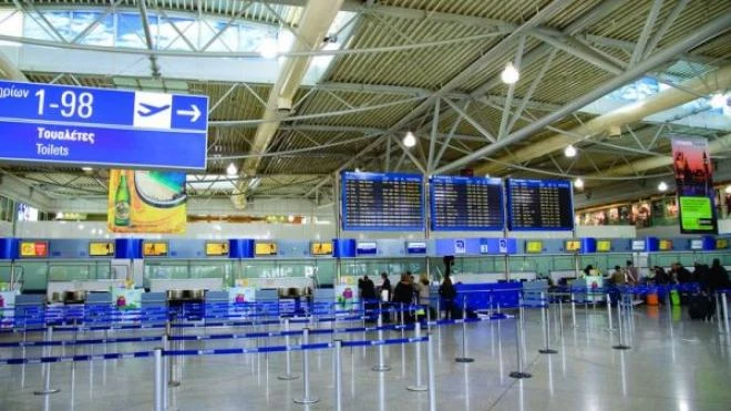 ΕΚΤΑΚΤΟ: Τηλεφώνημα για τρεις βόμβες στο «Ελ. Βενιζέλος»